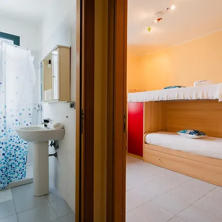 Casa Nicoletta A بيت للعطل *